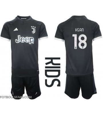 Juventus Moise Kean #18 Replika Tredje Tröja Barn 2023-24 Kortärmad (+ Korta byxor)